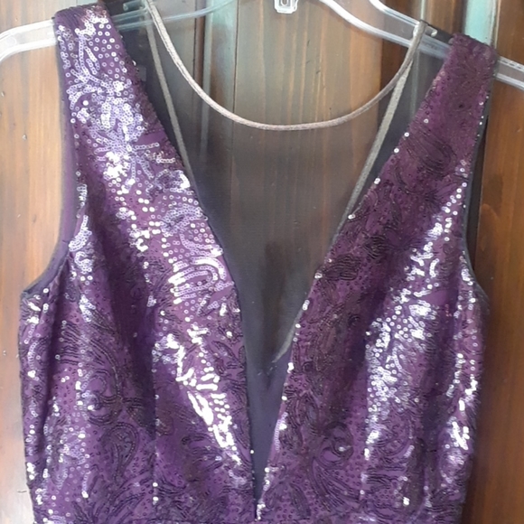 BCBGMaxAzria Dresses & Skirts - BCBG MAXAZRIA DRESS- SIZE 6